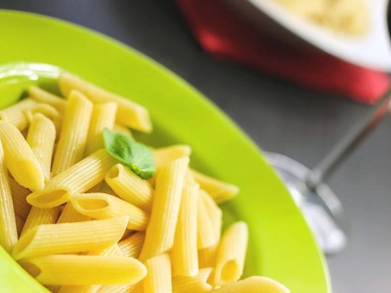 Lo sapevi che mangiare troppi carboidrati fa mangiare di più? 